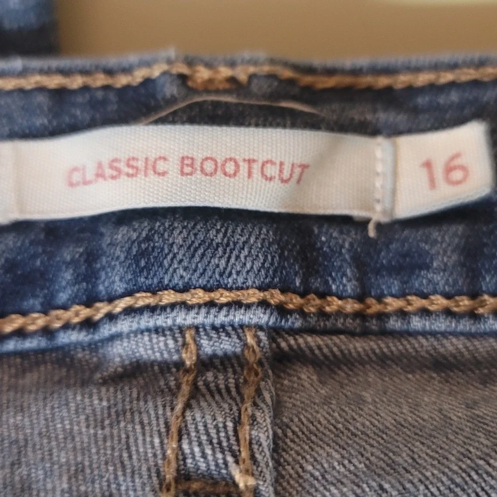 Levis Womens Classic TimelessBootcut Jeans Medium Wash Blue Denim Sz 16 Mid Rise